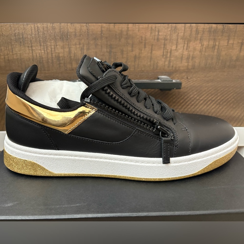Size 12 Giuseppe Zanotti Black Leather Sneakers with Gold and White Sole - Picture 3 of 6